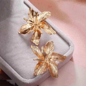 Flower shaped earrings